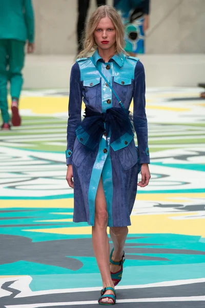 Look 27